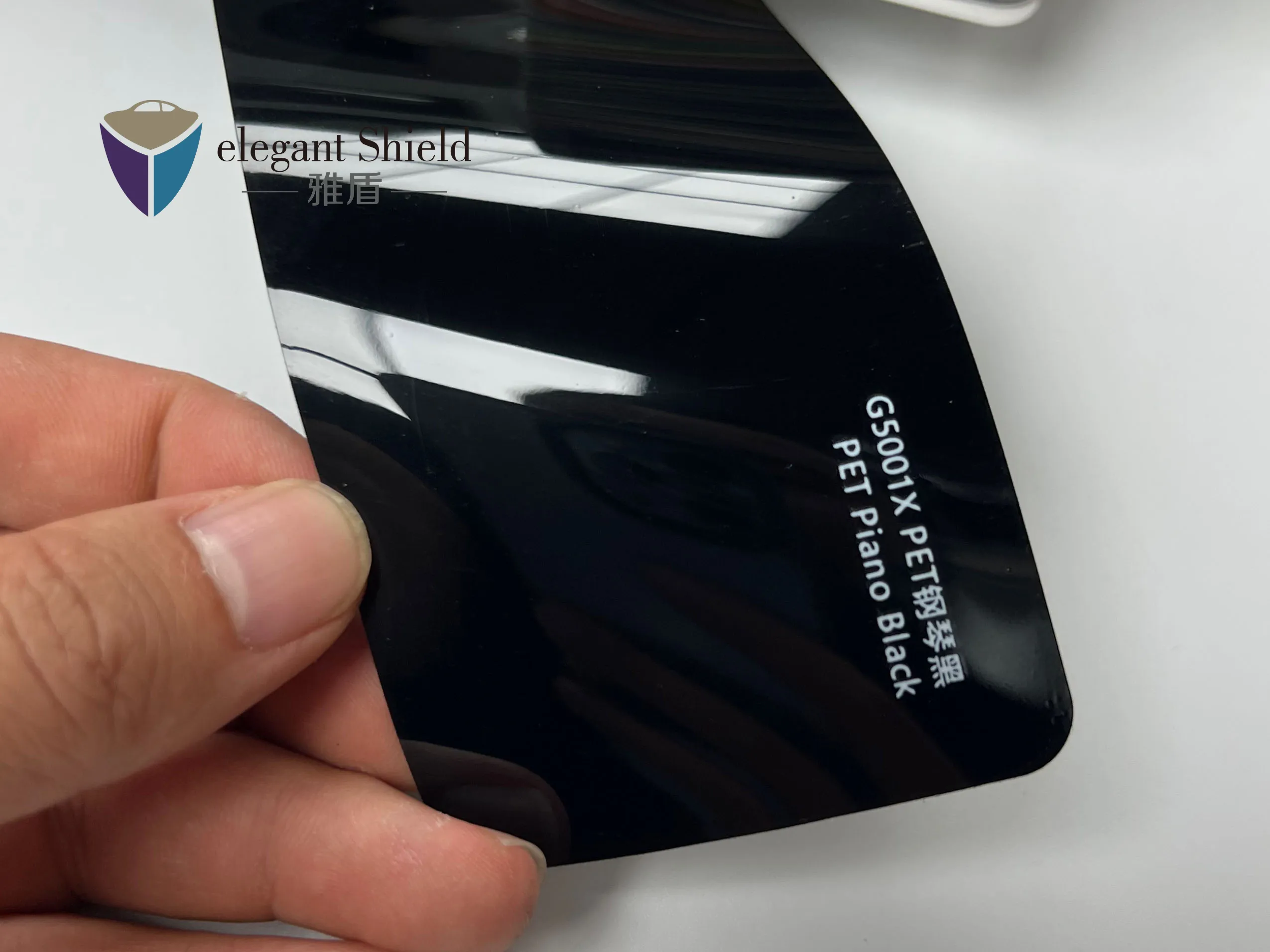 High-Gloss Piano Black